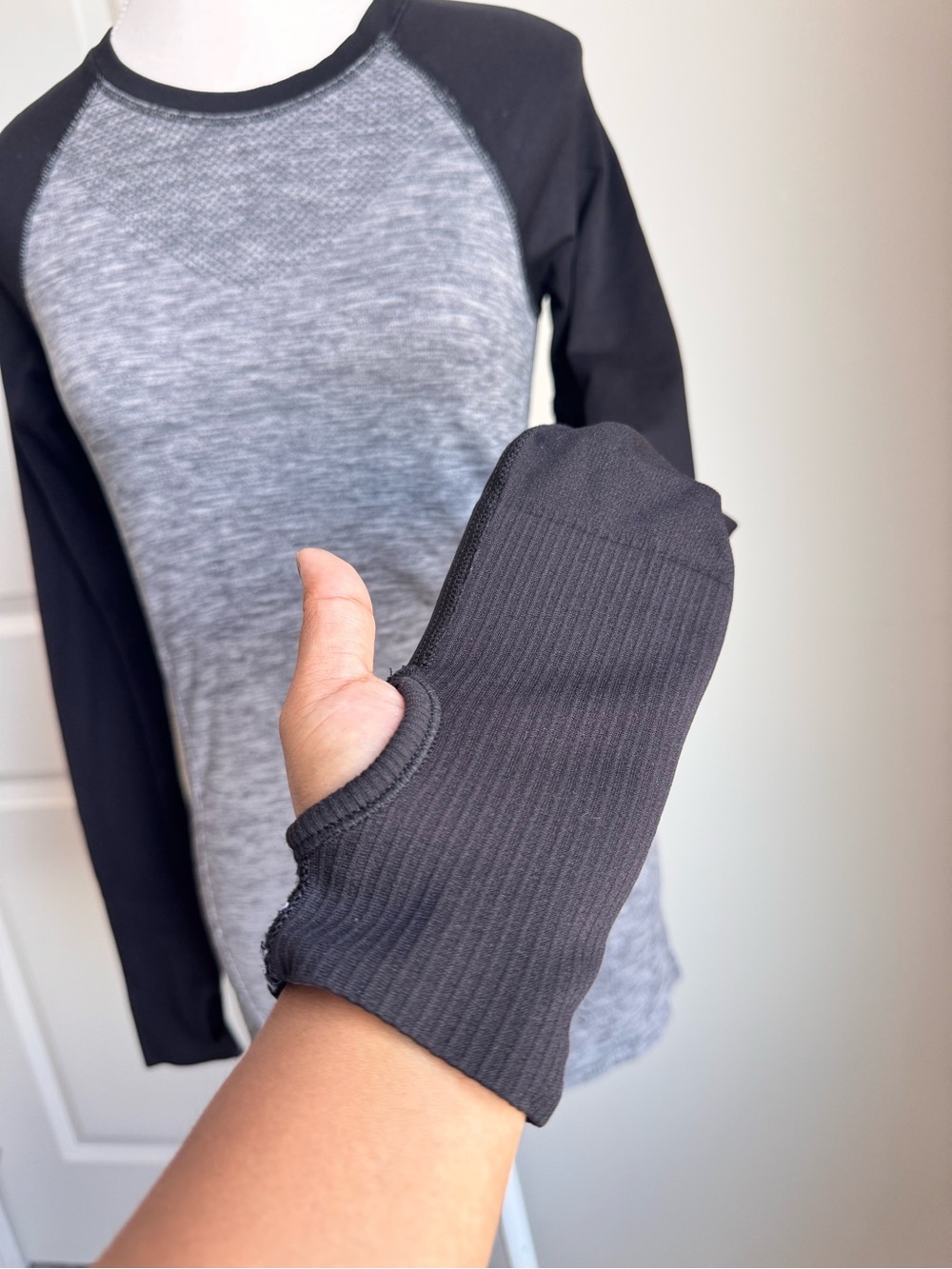 H&M Women's Grey & Black Long Sleeve Performance Top - Picture 3 of 8